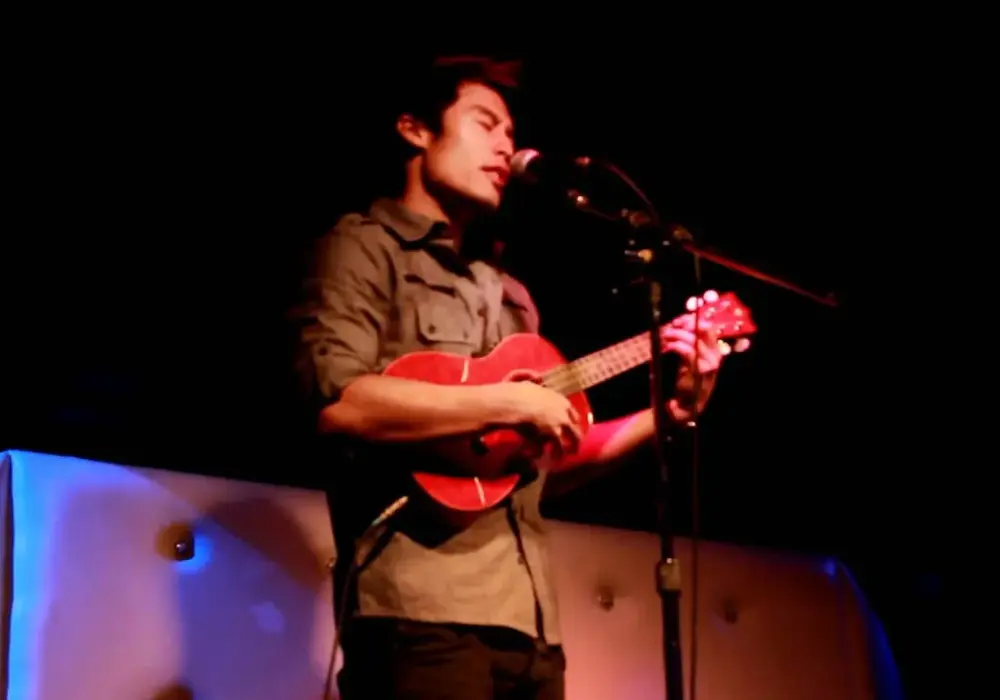 Victor Kim: Wirtuoz ukulele - występy, styl i nauka gry