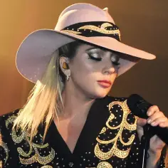 Lejdi Gaga: Joanne, Super Bowl i muzyczna rewolucja 2016