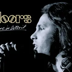 Jim Morrison śpiewa na koncercie The Doors Live in Detroit.