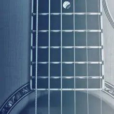 Poznaj ile strun posiada gitara klasyczna: kompletny opis budowy
