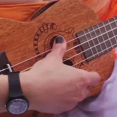 Naucz się jak uderzać w struny ukulele - 5 prostych technik dla początkujących