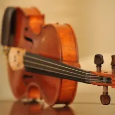 Jak założyć struny do skrzypiec: kompletny poradnik konserwacji instrumentu