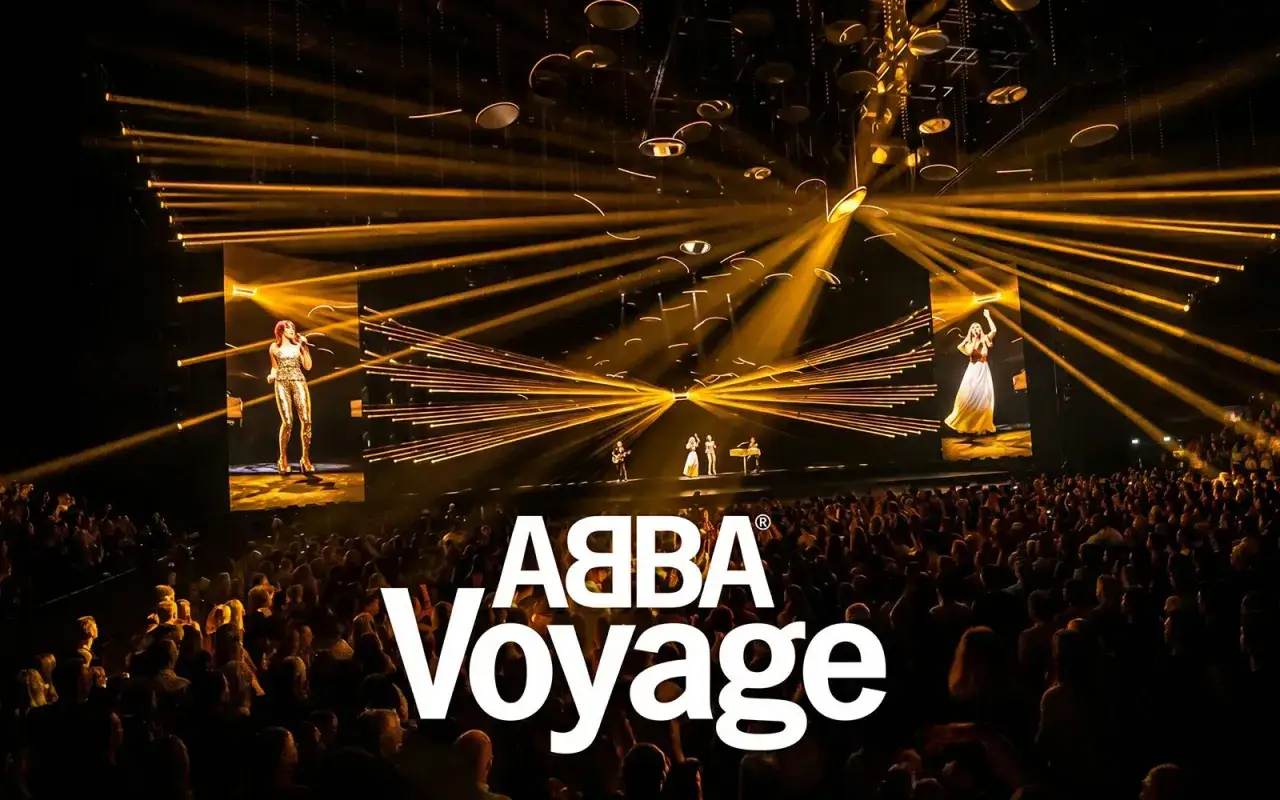 Koncert ABBA Voyage z wirtualnymi awatarami zespołu. Widownia w blasku złotych świateł, słuchając piosenki ABBA.