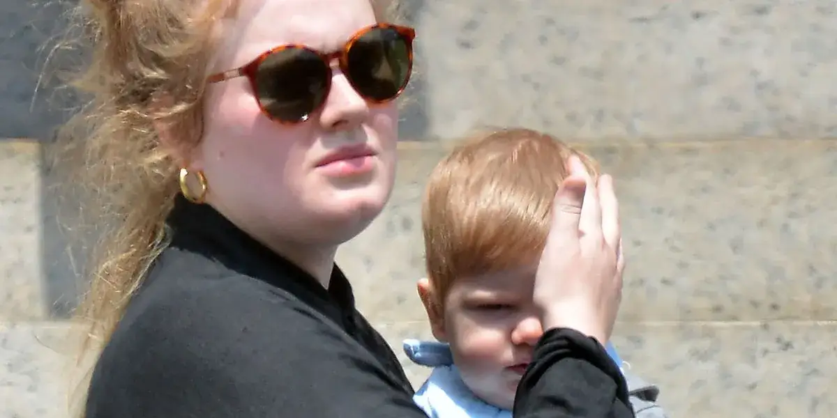 Zdjęcie Syn Adele – Co wiadomo o życiu prywatnym syna Adele? Fakty i ciekawostki