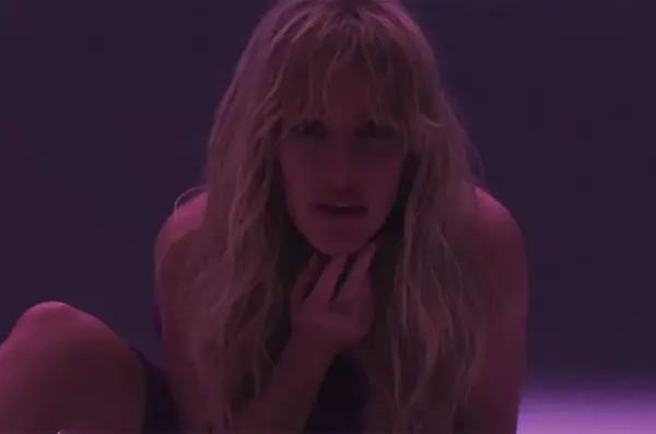 Ellie Goulding Hate Me tekst - Co naprawdę znaczy?